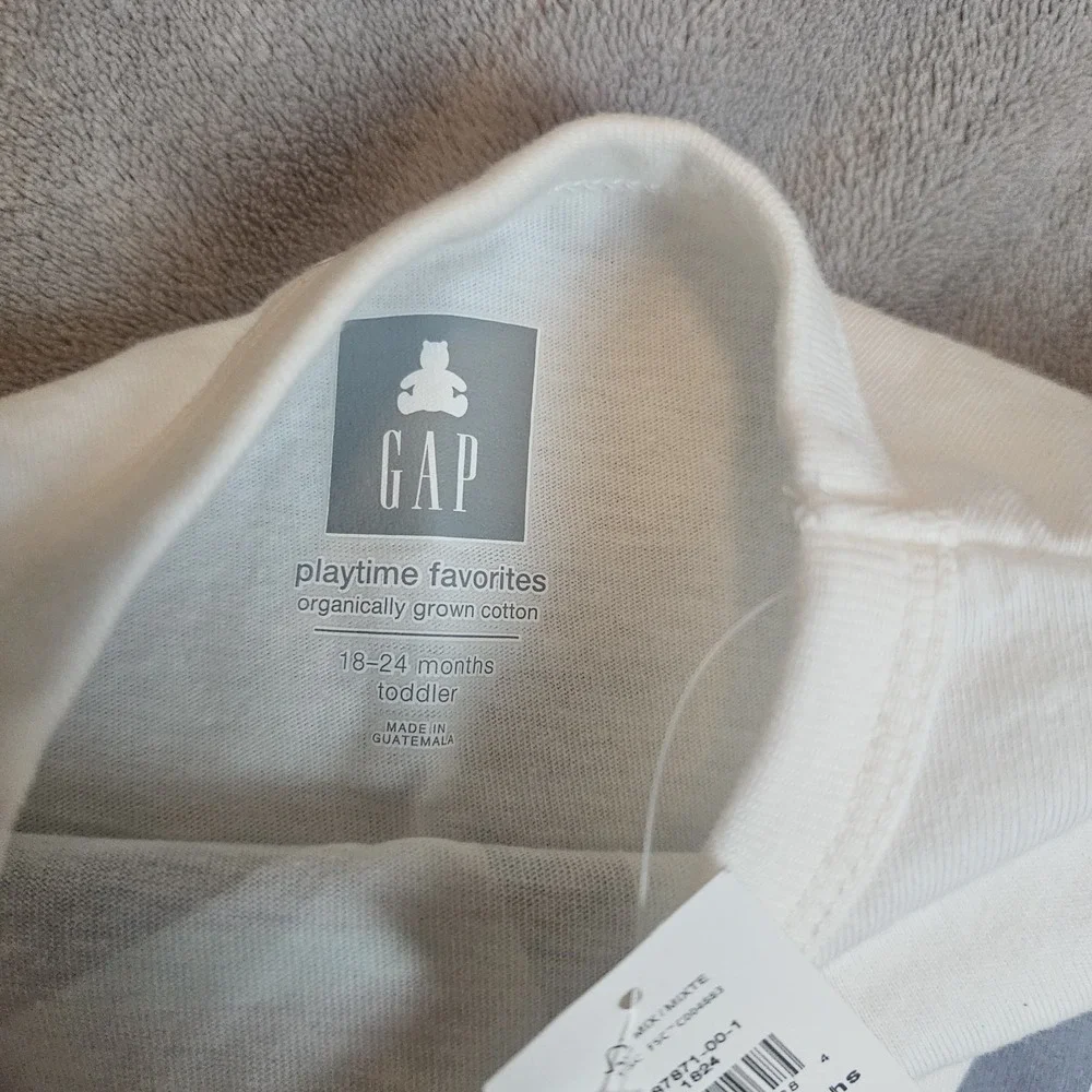 Organic Cotton Lot Of 2 GAP 18 Months T Shirts Sharks NWT - Picture 4 of 9